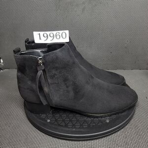 Stillieve Ankle Strap Low Block Boots Womens Sz 9.5 Black Side Zip Booties
